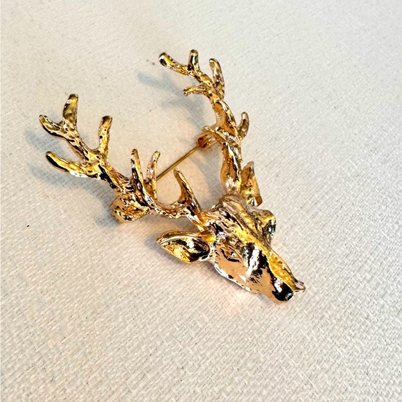 ๐ต 3/ $15 - Reindeer Golden Holiday Pin - Picture 6 of 8